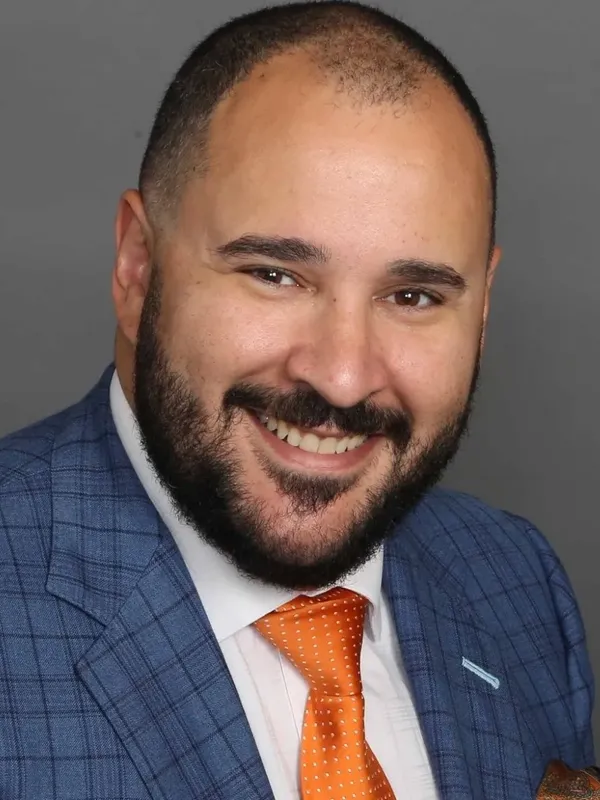 Team meeting at port